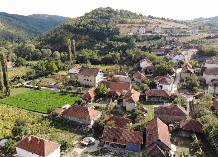 Pamje nga fshati Breznicë, 2018