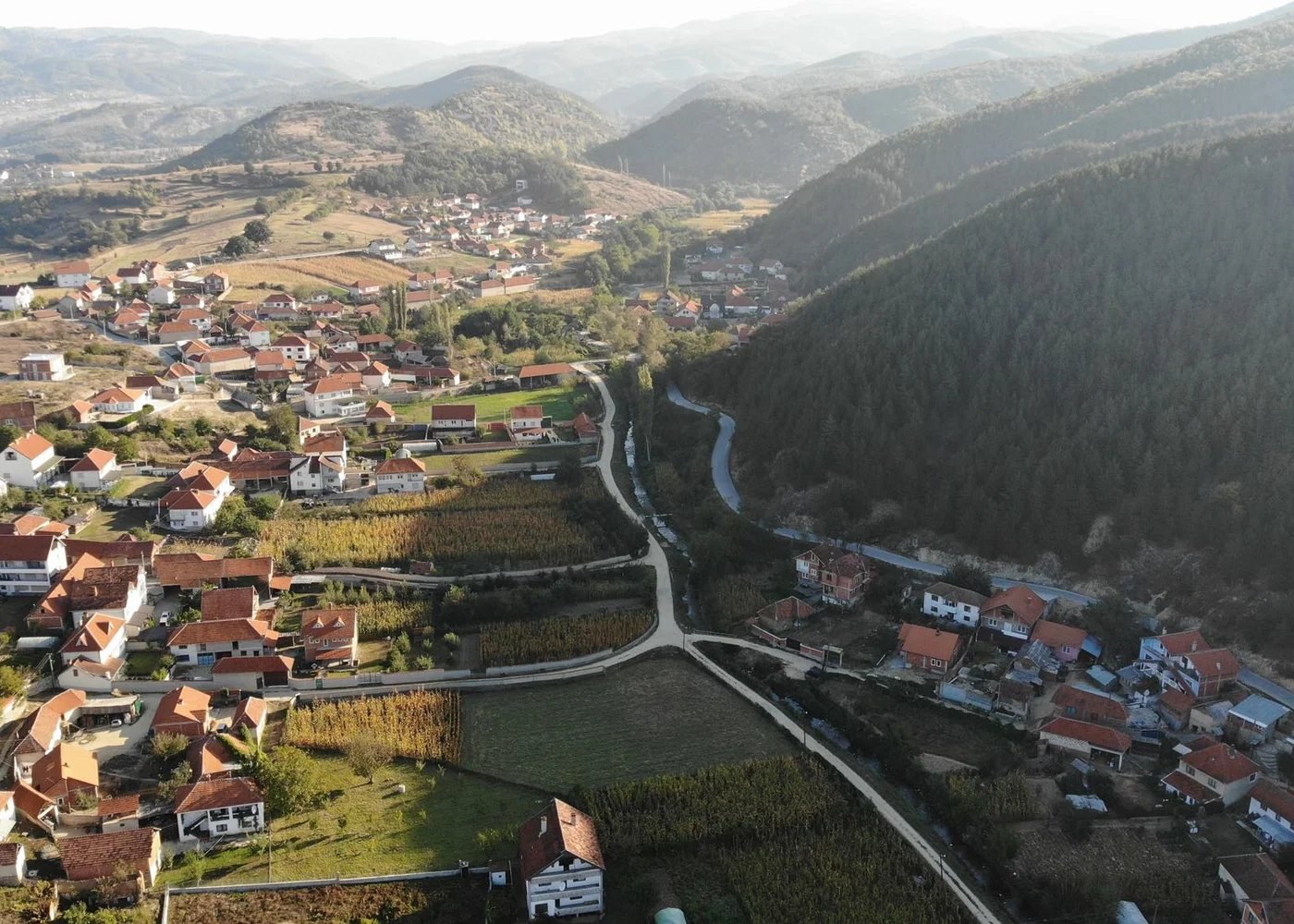 Pamje nga Breznica dhe kodrat përreth